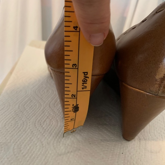 Kelsi Dagger Green and Brown Wedge Shoes with Peep-Toe Design - Picture 3 of 10